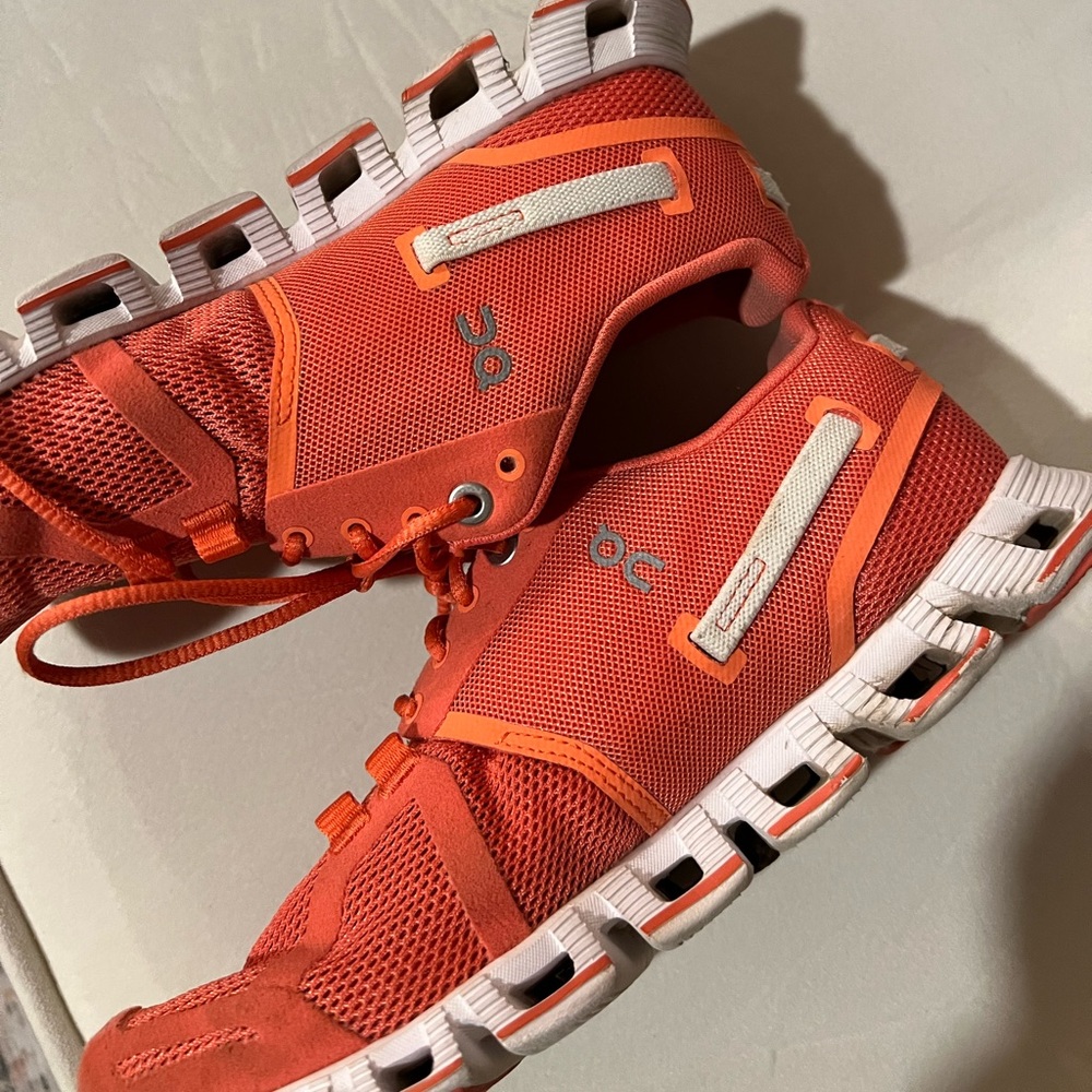 On Cloud Sneakers, tie laces.  Coral / Orange Womens size 5.